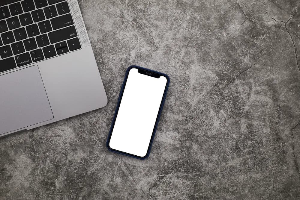 Investor opening the Varoex app on a phone